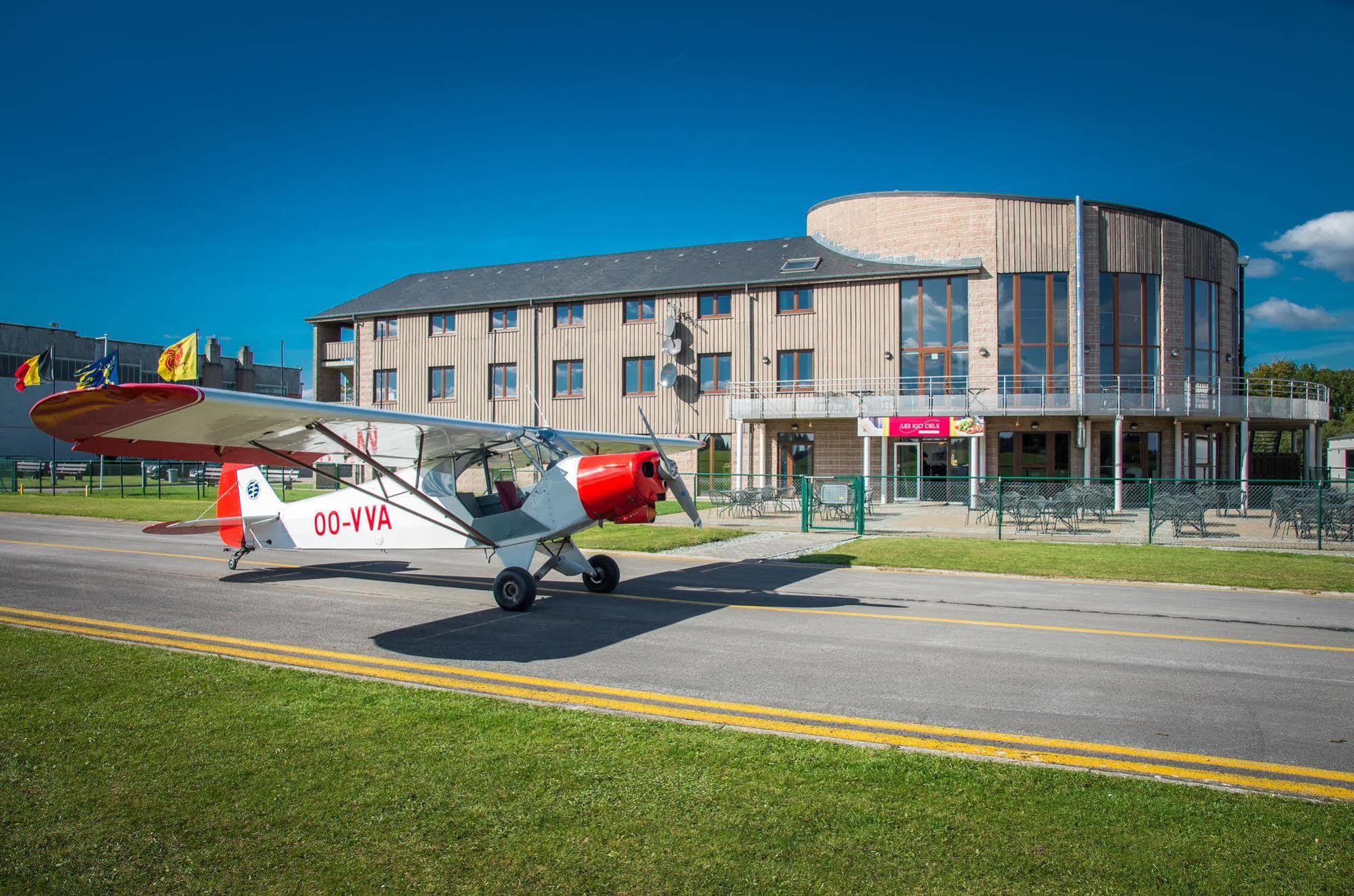 Hotel Les 100 Ciels Saint-Hubert Exterior foto